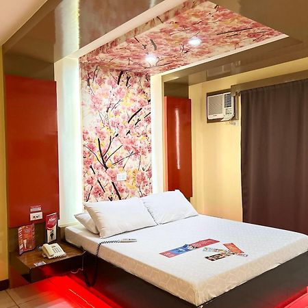 Hotel Sogo Sta Rosa ซานตาโรซา ภายนอก รูปภาพ